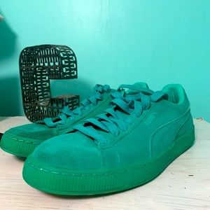 Great Puma shoes very comfortable and easy to clean .